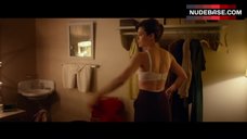 45. Jessica Biel Unhooks Bra – Hitchcock