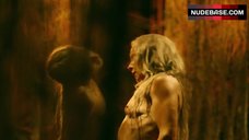 100. Amy Ferguson Nude in Lesbi Scene – Split