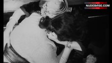 45. Mink Stole Lesbi Scene – Multiple Maniacs
