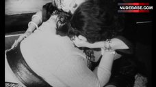 56. Mink Stole Lesbi Scene – Multiple Maniacs