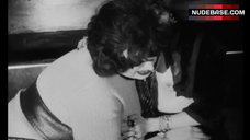 89. Mink Stole Lesbi Scene – Multiple Maniacs