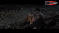 133. Anita Sanders Nude Tits and Butt – Una Vita Violenta