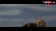 1. Anita Sanders Swims Nude – Una Vita Violenta