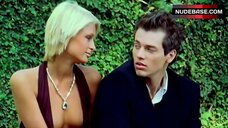78. Paris Hilton Exposed Tits – The Hillz