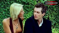 89. Paris Hilton Exposed Tits – The Hillz