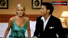 12. Paula Vazquez No Bra – Merry Christmas