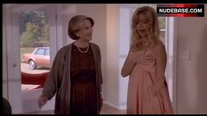 89. Goldie Hawn Hot Scene – Housesitter