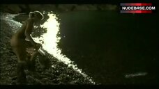 78. Nikola Kastner Bare Breasts and Ass on Beach – Kussen Verboten, Baggern Erlaubt