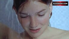 89. Nude Sophie Quinton in Shower – La Chatte Andalouse