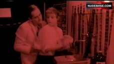 23. Nadiuska Naked Breasts – Siete Chicas Peligrosas