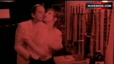 34. Nadiuska Naked Breasts – Siete Chicas Peligrosas