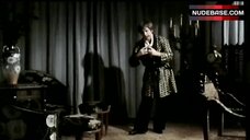 100. Nadiuska Shows Boobs – Siete Chicas Peligrosas