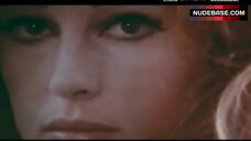 45. Anita Sanders Shows Tits and Butt – Nerosubianco