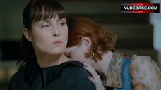 89. Karoline Herfurth Lesbian Kissing – Passion