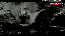 67. Anita Sanders Nude Running – Nerosubianco