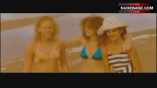 Anneke Blok Bikini Scene – Zus & Zo