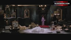 1. Mary Elizabeth Mastrantonio Flashes Breasts – Scarface