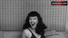 78. Gretchen Mol Modeling in Lingerie – The Notorious Bettie Page