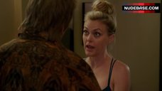 34. Elaine Hendrix in Lingerie – Sex&Drugs&Rock&Roll