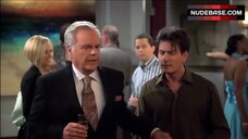 78. Jenny McCarthy Decollete – Two And A Half Men