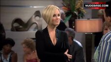 Jenny McCarthy Decollete – Two And A Half Men