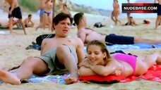 45. Elsa Pataky Bikini Scene – Menos Es Mas