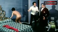 56. Pilar Velazquez Flashes Tits and Ass – Sesso In Testa