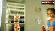 12. Rachel Hunter Side Boob – Stacy'S Mom