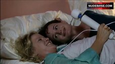 89. Gretchen Mol Lesbian Scene – Puccini For Beginners