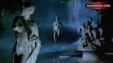 34. Elle Macpherson Nude Statue – Sirens