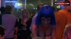 56. Helen Hunt Sexy Waitress – Pay It Forward