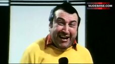 23. Pilar Velazquez Nude Breasts – Sesso In Testa