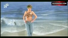 67. Hannah Herzsprung Snake Body-Art on Breasts – Aus Heiterem Himmel