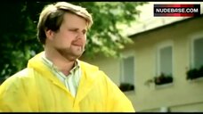 56. Jennifer Ulrich Upskirt – Klassenfahrt - Geknutscht Wird Immer