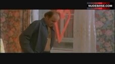 56. Anneke Blok Cleavege in Bra – Zus & Zo