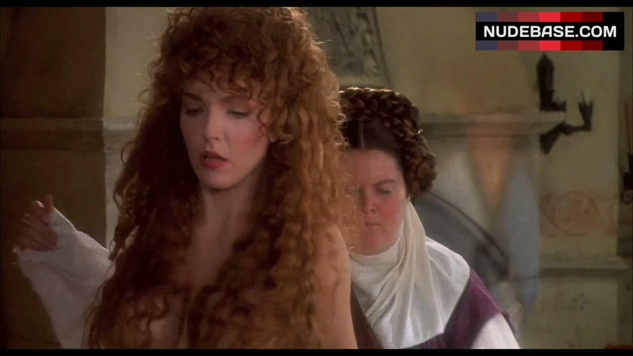 Amy Yasbeck. 