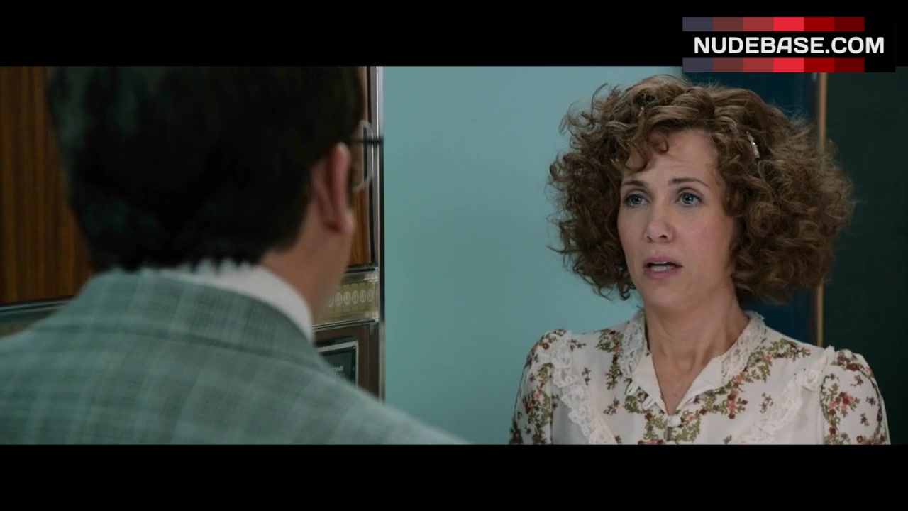 Kristen Wiig Butt in Panties – Anchorman 2: The Legend Continues (0:31) |  NudeBase.com