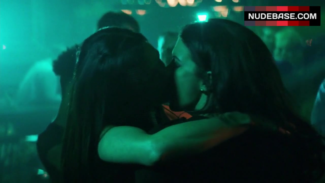 7. Gina Carano Lesbian Kiss - Extraction.