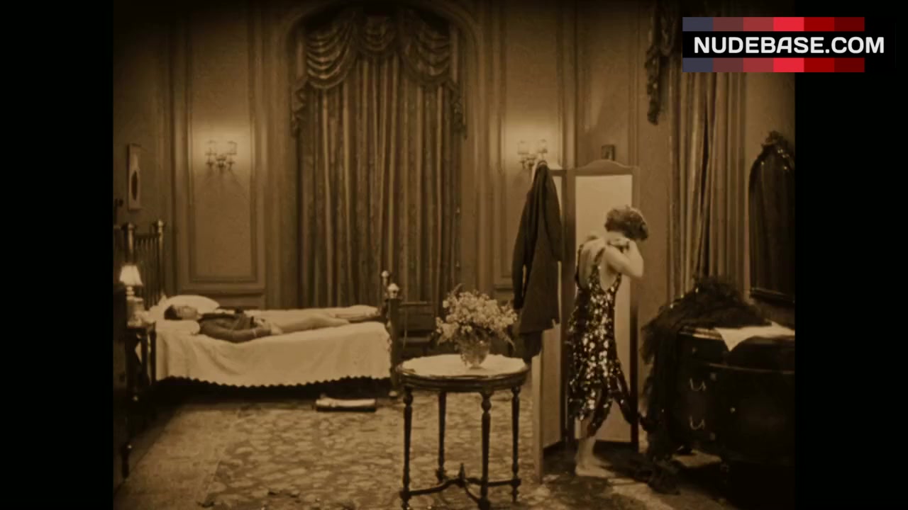 Clara Bow Breasts Scene – Wings (0:15) | NudeBase.com