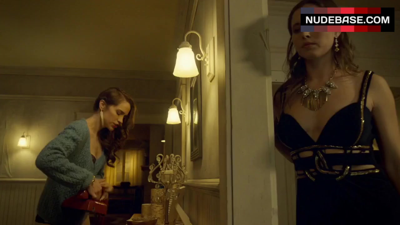 Melanie Scrofano in Sexy Lingerie – Wynonna Earp (0:25) | NudeBase.com