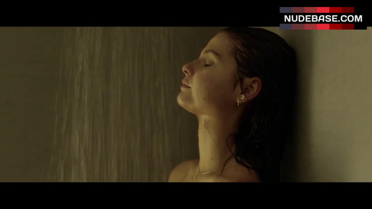 Stefanie Scott Masturbating in Shower – I.T. (1:10) | NudeBase.com