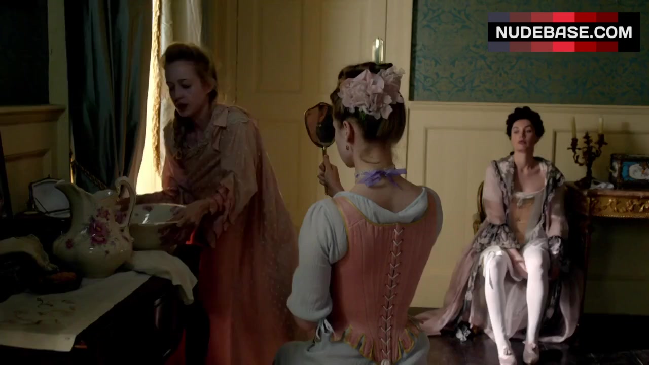 1. Holli Dempsey Flashes Breasts - Harlots. 