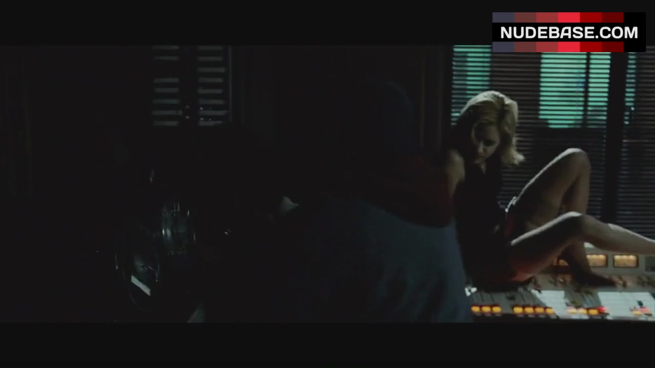 Brittany Murphy Interrupted Sex - 8 Mile (0:26) NudeBase.com