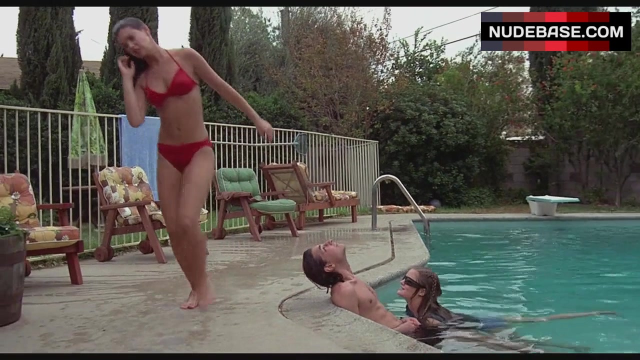 In this scene from comedy "Fast Times at Ridgemont High", release...