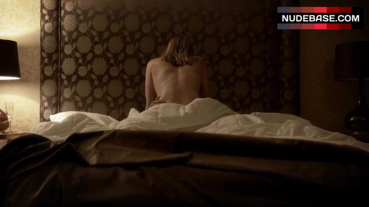 Vinessa Shaw Sex in Bed – Ray Donovan (0:47) | NudeBase.com