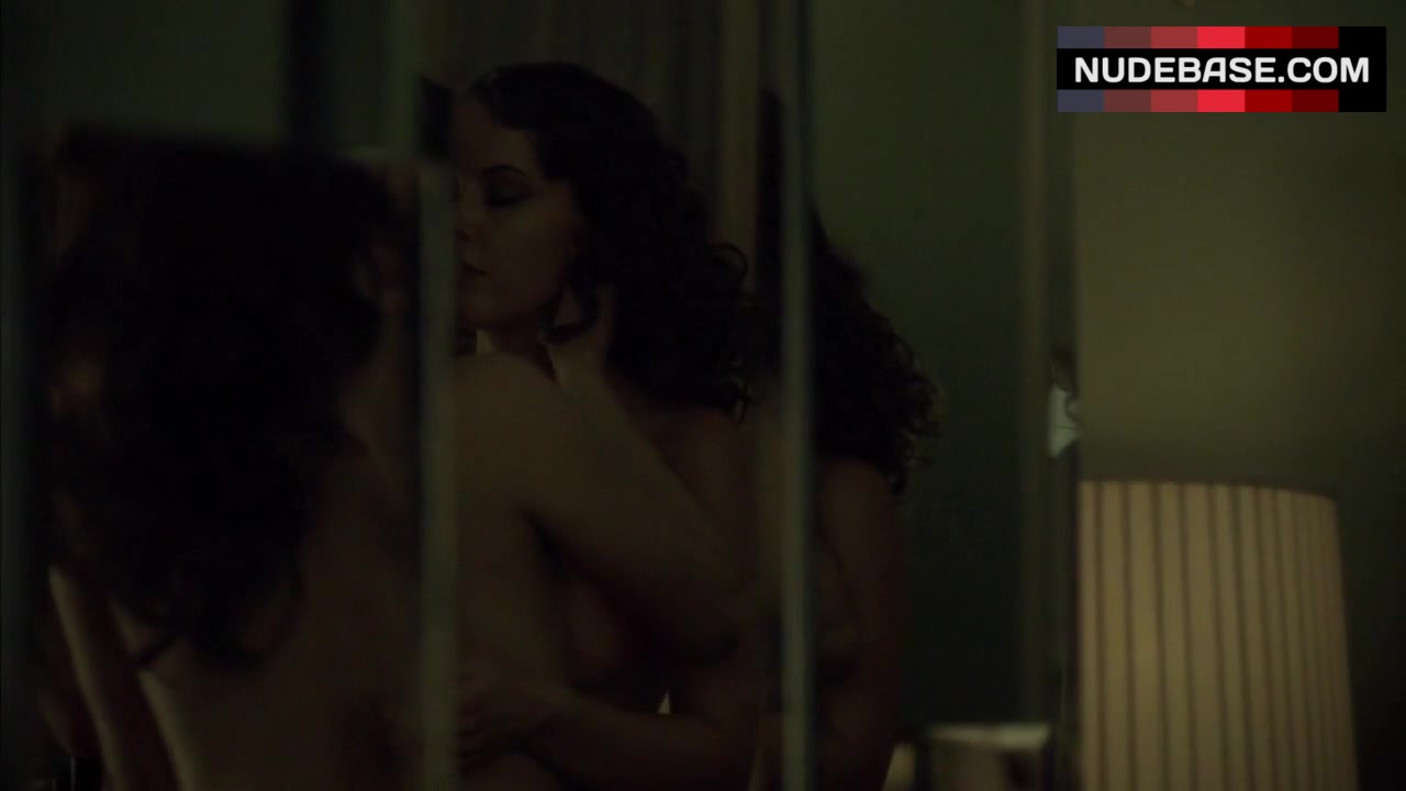 Caroline Dhavernas Nude in Lesbian Scene – Hannibal (2:12) | NudeBase.com