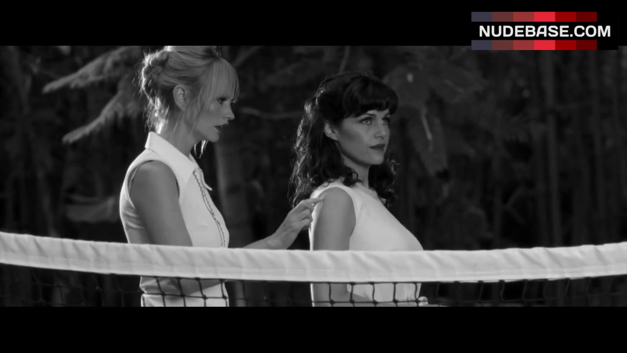 Carla Gugino Gets Lesbian - Carla Gugino Lesbian Kissing under Rain â€“ Hotel Noir (0:15) | NudeBase.com