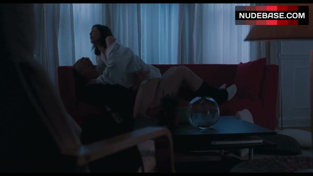 Keener Sex Porn - Catherine Keener Sex on Couch â€“ Being John Malkovich (0:44) | NudeBase.com