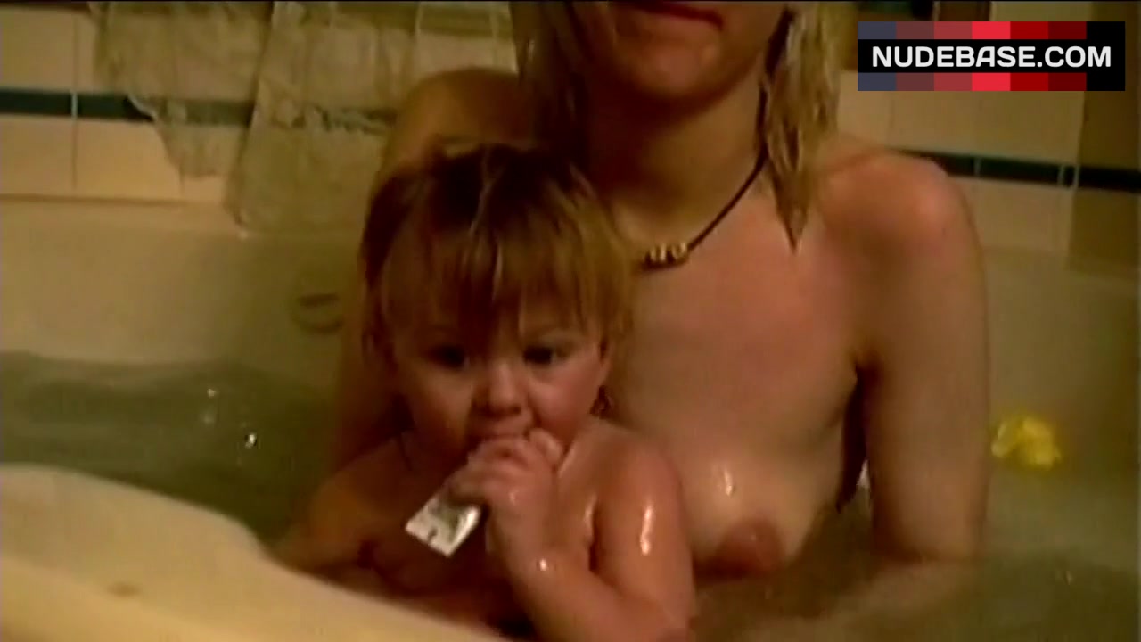 Nude kourtney love Courtney Love