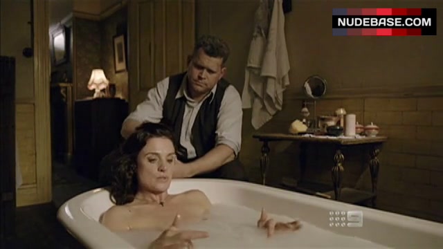 Danielle Cormack Nude Nipples – Underbelly (1:11) | NudeBase.com